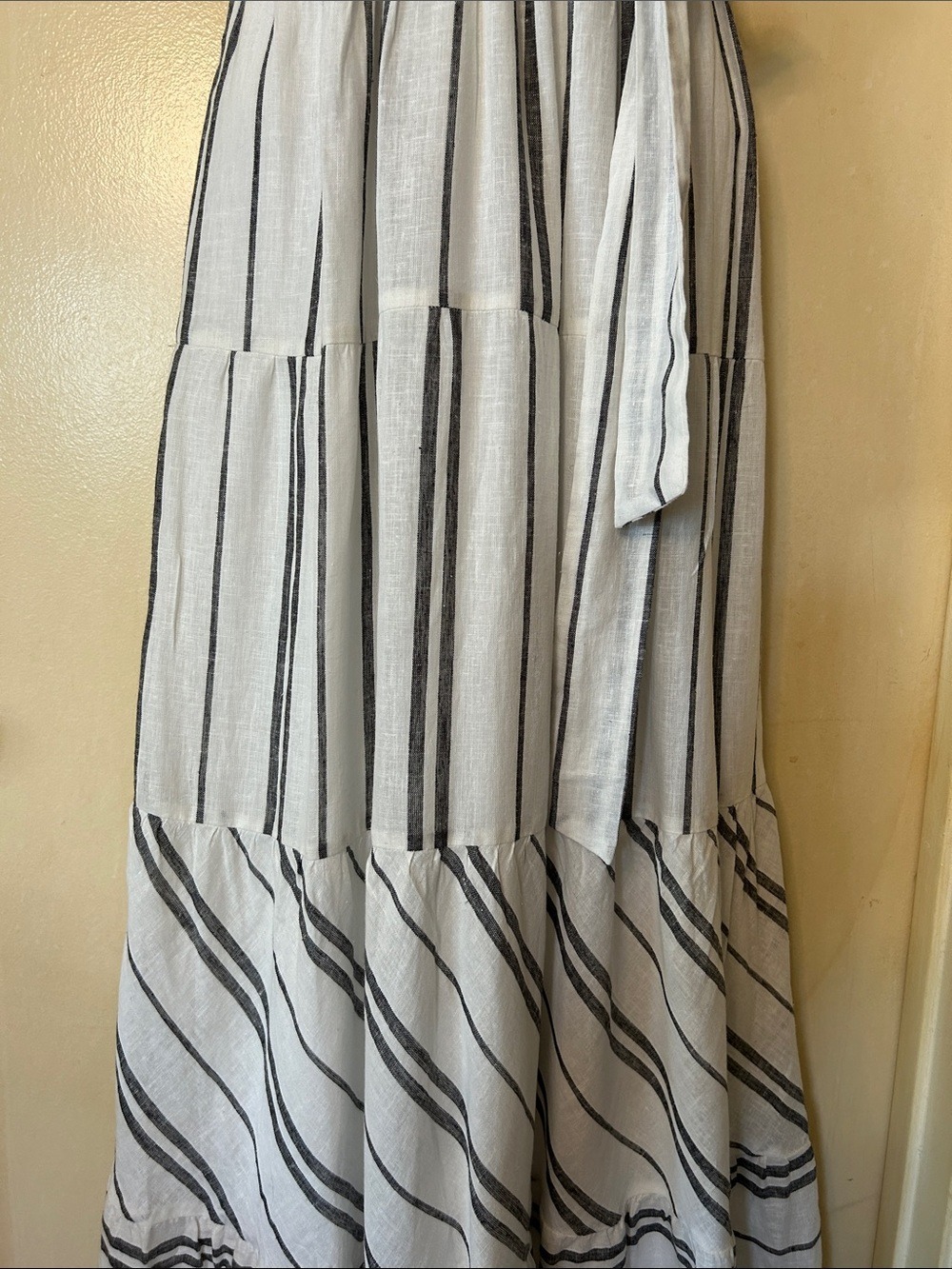 Dkny Sleeveless V-Neck Striped Maxi Dress in White and Black size 4 - Picture 6 of 14